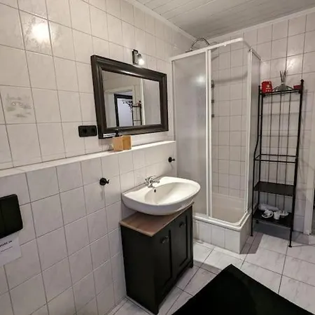 Die Kleine Klecks Am Jasmunder Bodden Bergen Auf Rugen Exterior photo