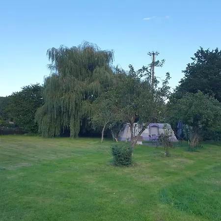 Die Kleine Klecks Am Jasmunder Bodden Bergen Auf Rugen Exterior photo