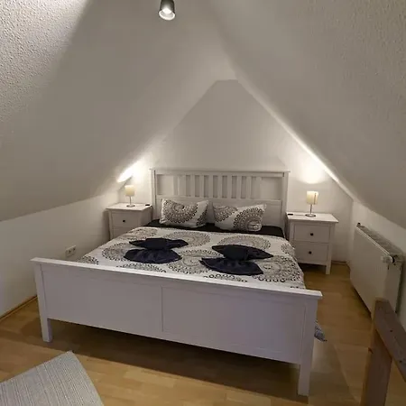 Die Kleine Klecks Am Jasmunder Bodden Bergen Auf Rugen Exterior photo