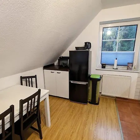 Die Kleine Klecks Am Jasmunder Bodden Bergen Auf Rugen Exterior photo